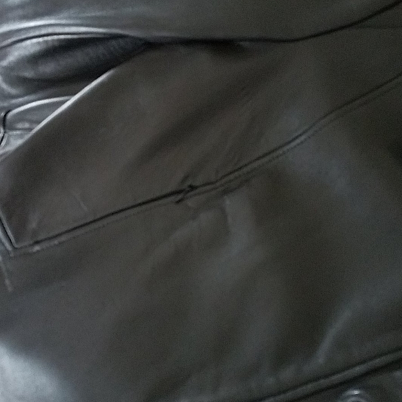 Leather jacket - Picture 11 of 12